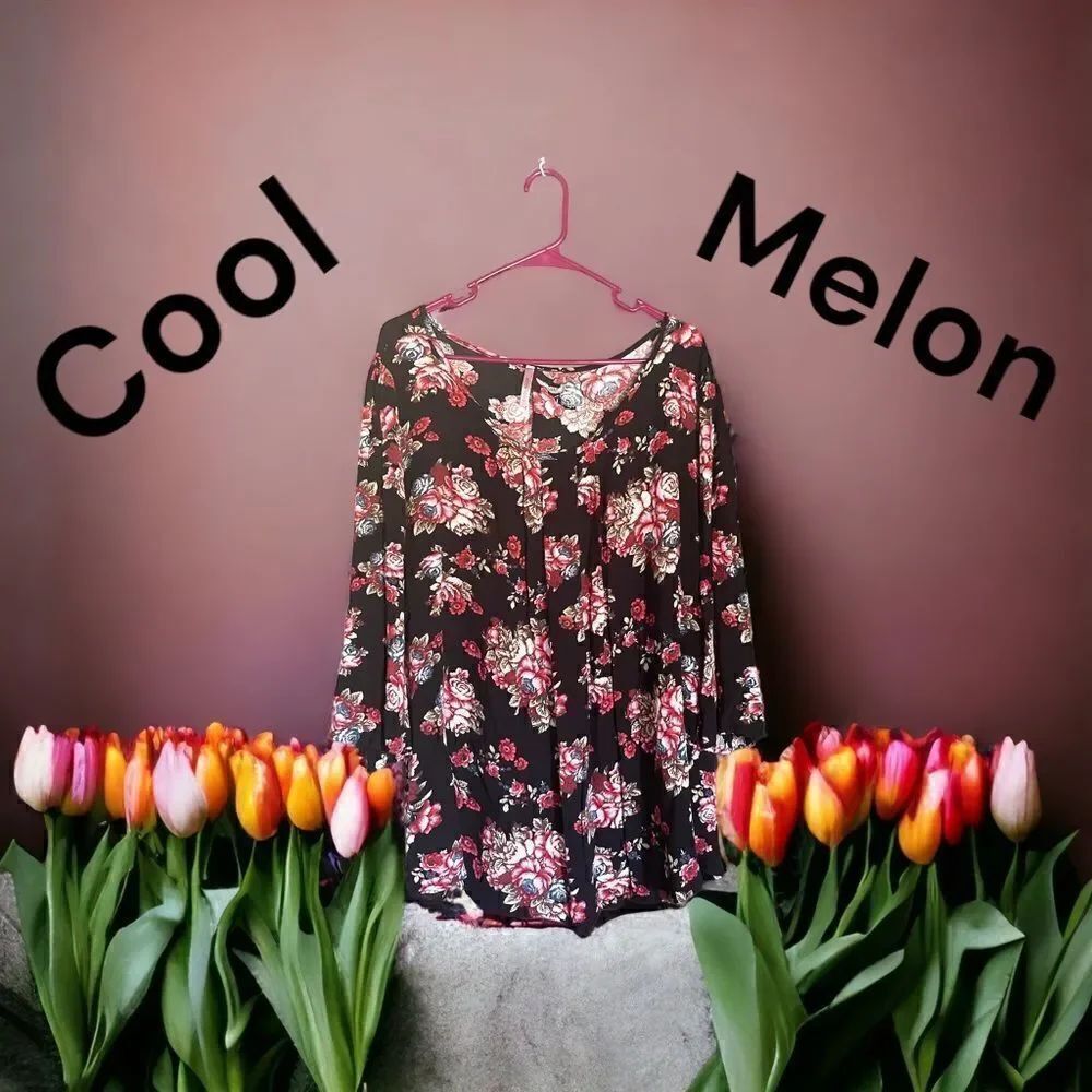 Cool Melon l Black w/ floral print l 3/4 Sleeve (Bell) l Scoop neck l 3X l EUC